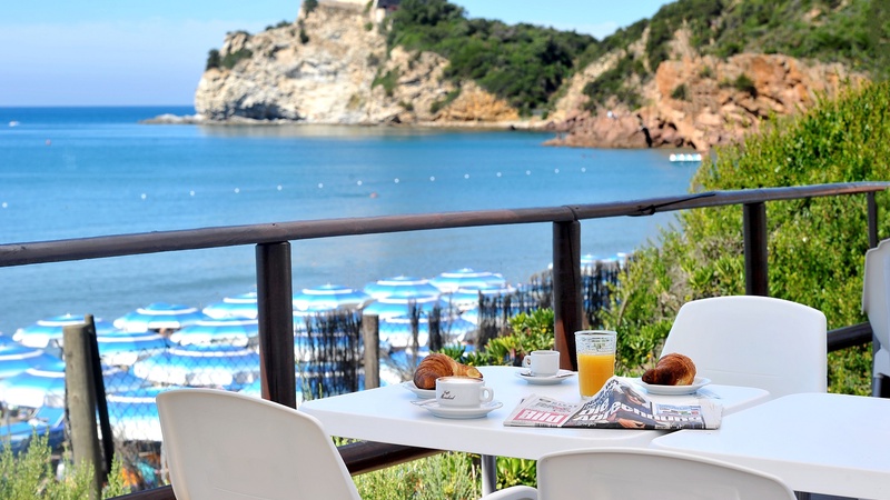  Spiaggia Baia Azzurra e snack bar  - Camping Village Baia Azzurra Club a  Castiglione della Pescaia  